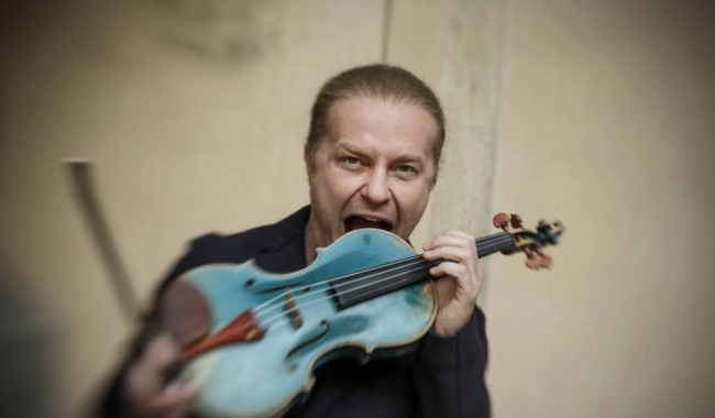 Pavel Šporcl v Příbrami: Kritizovali mě za šátek i džíny. A pak přišly modré housle
