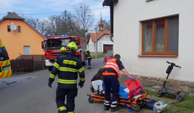 Rekordman na koloběžce: Na Sedlčansku narazil do zdi se skoro třemi promile