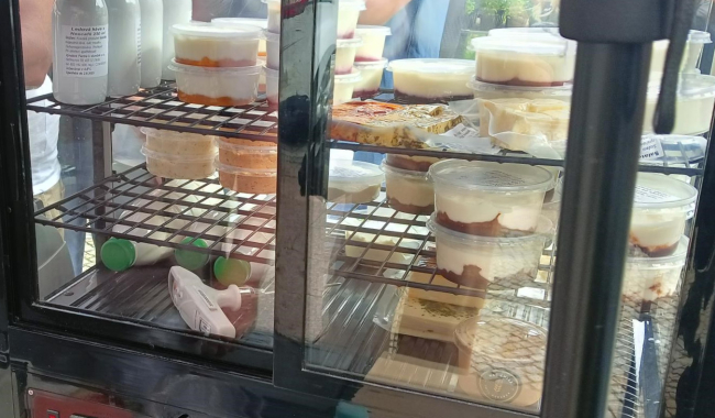 Veterináři zpřísňují kontroly farmářských trhů. Co nejčastěji prodejci a výrobci porušují?