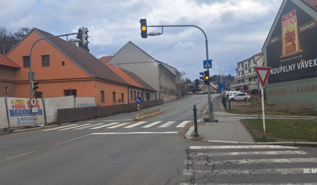 HOTOVO! Jiráskovy sady se po uzavírce znovu otevírají. První autobus projede už v sobotu v 4:30