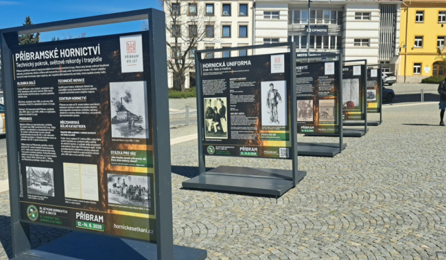 Výstava na náměstí T.G.M. v Příbrami připomíná hornickou minulost města