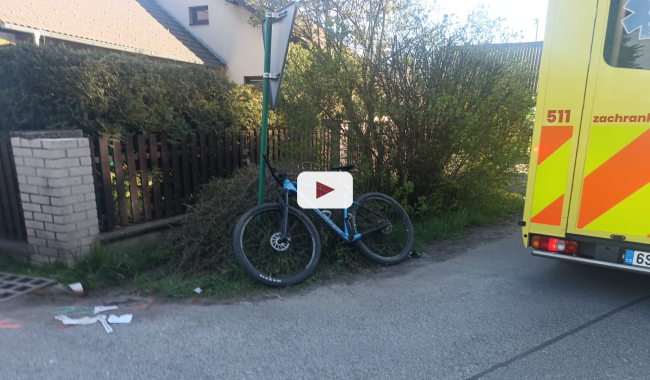Pro zraněného cyklistu letěl do Lázu vrtulník