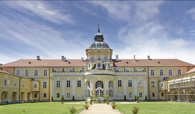 Zámek Hořovice jako ideální tip na výlet za historií i odpočinkem