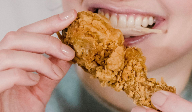 KFC po kritice promluvilo: „Měli jsme s vámi mluvit dříve,“ přiznává řetězec