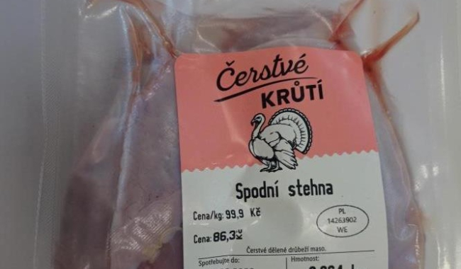 Salmonela v krůtím mase z Polska. Inspekce varuje: Nekonzumujte zásoby z mrazáku