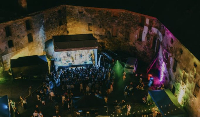 REPETE FEST oživí zámek v Rožmitále. Nabídne hudbu, divadlo i podporu obnovy památky