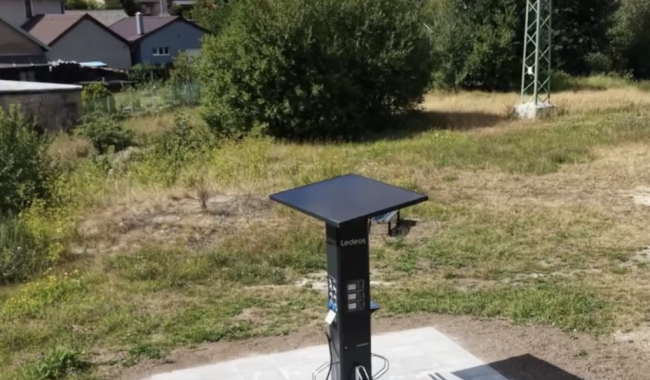 Lesopark Litavka i Vojtěch se mění k nepoznání. Nové iHřiště, nabíječky i lavičky z odpadu
