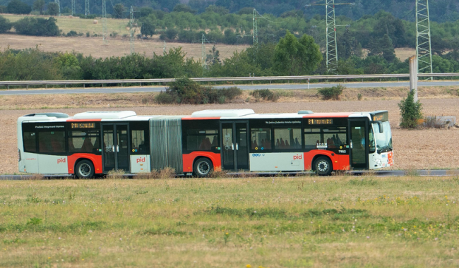 Změny pro cestující po prázdninách: Příbramsko čeká návrat školních spojů i změny v pražském metru