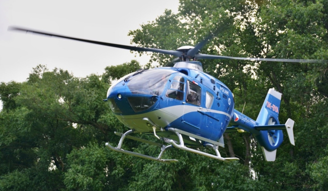 Rozsáhlé pátrání u Dublovic se smutným koncem: Tělo staršího muže našel podvodní dron, případ šetří kriminálka