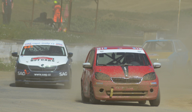Rallycross se vrací do Sedlčan. Přes padesát jezdců, smyky, prach a boj o body