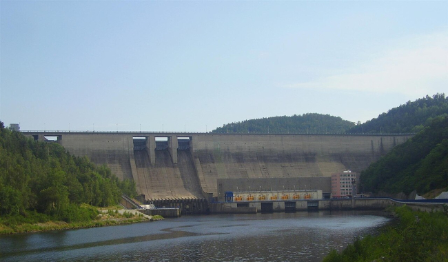 Orlík se změní na obří vodní baterii. ČEZ postaví přečerpávací elektrárnu za 8 miliard