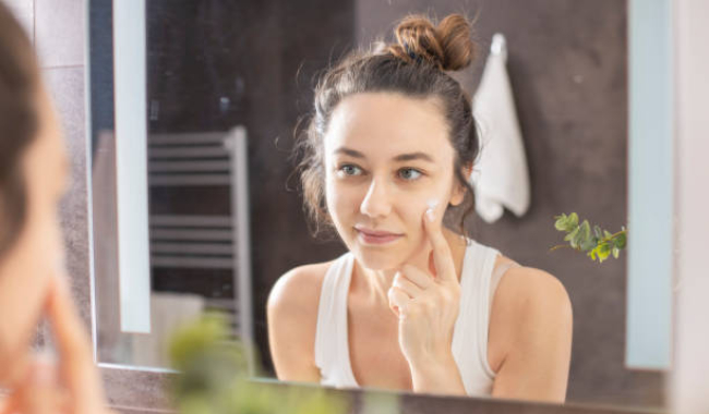 Fenomén K-Beauty: Proč korejská kosmetika ovládla svět a fungují i levné produkty z drogerie?