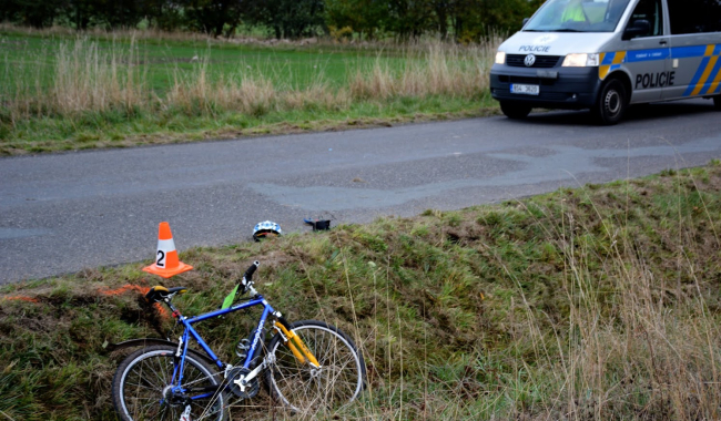 Slunečná neděle vytáhla cyklisty na silnice: Na Příbramsku došlo téměř ve stejný moment ke dvěma nehodám