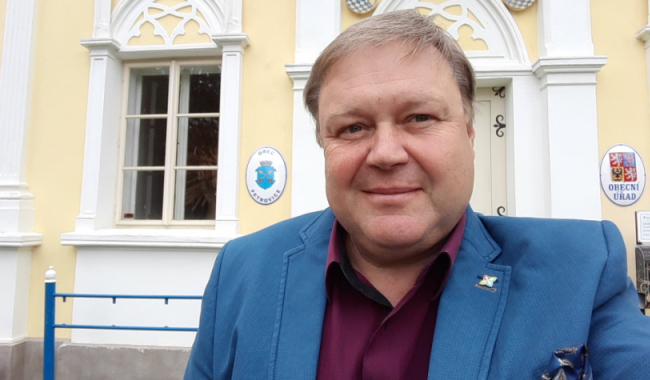 Štěpánek zústává senátorem po porážce Daňhové