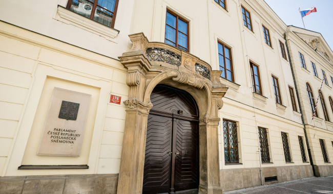 ANKETA: Konec povinných poplatků? Češi by na televizi a rozhlas mohli přispívat jen dobrovolně. Jak to vidíte vy?