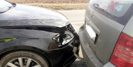 Právě teď: Dopravní nehoda čtyř osobních automobilů komplikuje dopravu