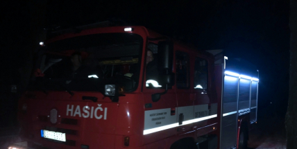 Právě teď: Hasiči vyjeli k nahlášenému požáru lesa u Příbrami