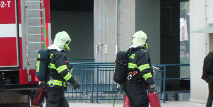 Hasiči na Orlíku cvičně likvidovali požár. Pak slanili hráz