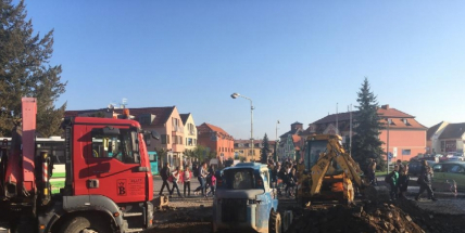 V Dobříši je obnovován povrch Mírového náměstí