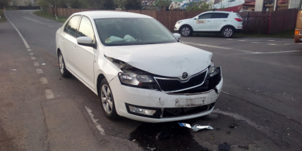 Aktuálně: Nehoda dvou vozů blokuje jízdní pruh