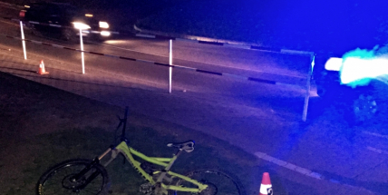 Opilý cyklista srazil opilou chodkyni