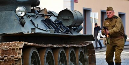 Zítra se na Březových Horách bude bojovat. Přijede i tank