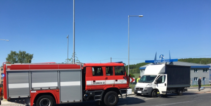 Právě teď: Odpolední provoz na hlavní tepně z Příbrami ochromila nehoda