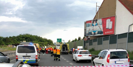 Aktuálně: Vážná dopravní nehoda uzavřela část dálnice D4