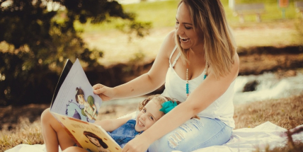 Dnes slaví svůj den maminky