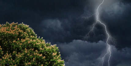 Blíží se k nám bouřky a přívalové deště varují meteorologové