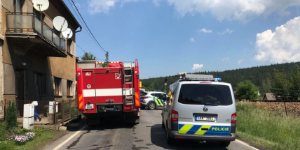 Právě teď: Došlo k tragické dopravní nehodě se smrtelnými následky, silnice v obci Čenkov je zcela uzavřena