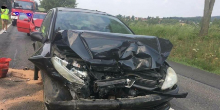 Nehoda tří osobních automobilů omezuje provoz mezi Kosovou Horou a Vojkovem