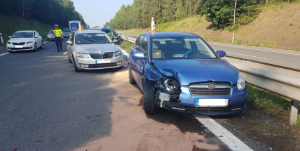 Aktuálně: Nehoda tří vozidel komplikuje provoz na dálnici D4