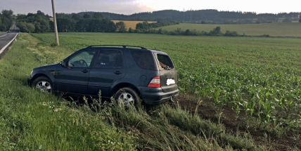 Mercedes skončil na poli