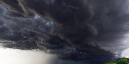 Přichází upozornění meteorologů před velmi silnými bouřkami, ve varování jsou zmíněny i Brdy