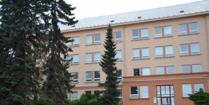 Chodit v dnešní době „za školu“, není tak jednoduché, jak bývalo. O případném záškoláctví se rodiče dozví do hodiny