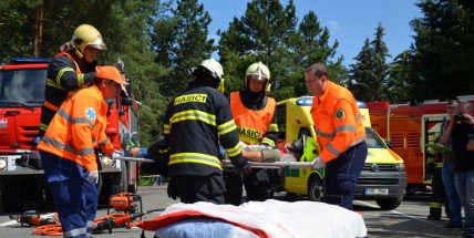 Den bezpečné Příbrami začal výstřelem z děla