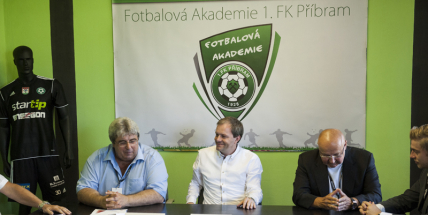 Ministr Chládek otevřel v Příbrami první fotbalovou akademii