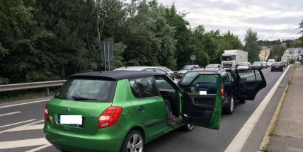 Právě teď: Střet dvou vozidel komplikuje průjezd po Evropské