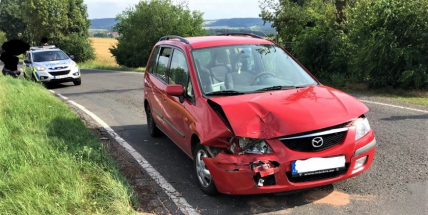 Při kolizi dvou osobních aut došlo ke zranění