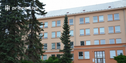 Další dvě základní školy znají jména nových ředitelů. Kdo bude řídit školu 28. října zůstává s otazníkem