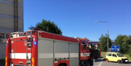 Odpolední dopravu v Příbrami komplikuje dopravní nehoda u kruhového objezdu