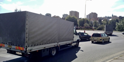 Doporučení řidičům: Vyhněte se v tuto chvíli Husově ulici v Příbrami