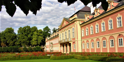 Rodačka z Mníšku pod Brdy Hana Germaničová vystavuje na Dobříši