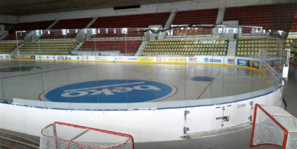 Nastává doba ledová! Velká hala zimního stadionu už je pod ledem, malá hala ji bude následovat