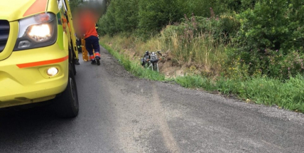 Aktuálně: Po havárii motorkáře zasahují záchranné složky