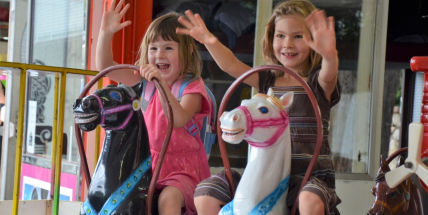 Smolotely zaplavily pouťové atrakce