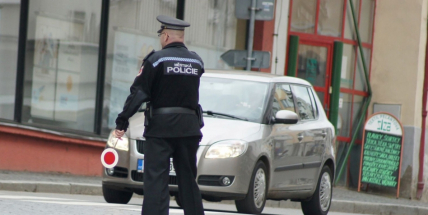 Městská policie se občas setkává i s vulgarismy, usvědčit hrubiána může pomocí minikamery