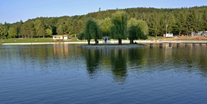 Anketa „Zpoplatnit vstup na Novák?“ vyvolala emocionální bouři. Jaké jsou její výsledky?