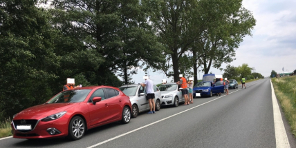 Aktuálně: Strakonická opět v problémech. Dopravu komplikuje hromadná nehoda